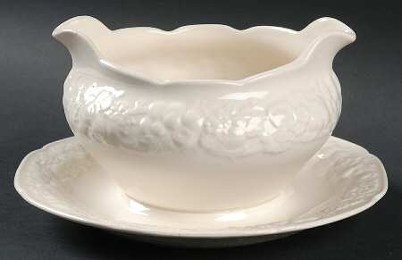 Florentine White Gravy Boat with Attached Underplate