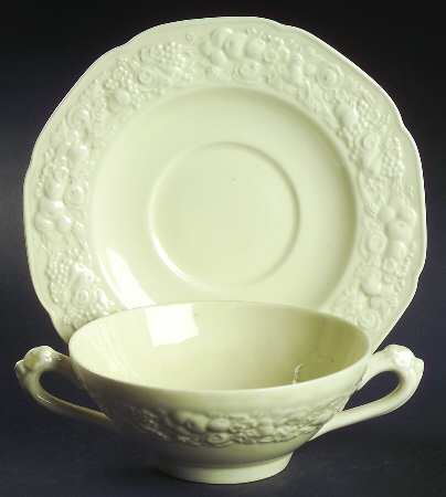Florentine Dark Cream Flat Cream Soup Bowl & Saucer Set