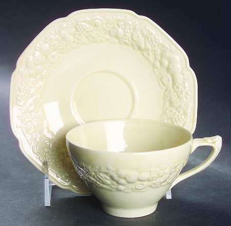 Florentine Dark Cream Flat Cup & Saucer Set