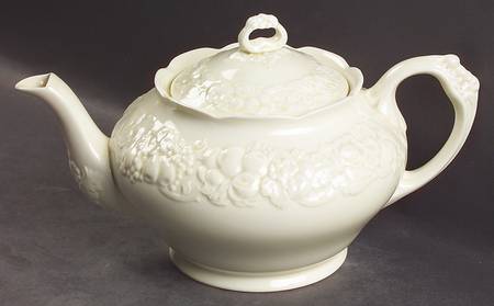 Florentine Dark Cream Teapot & Lid