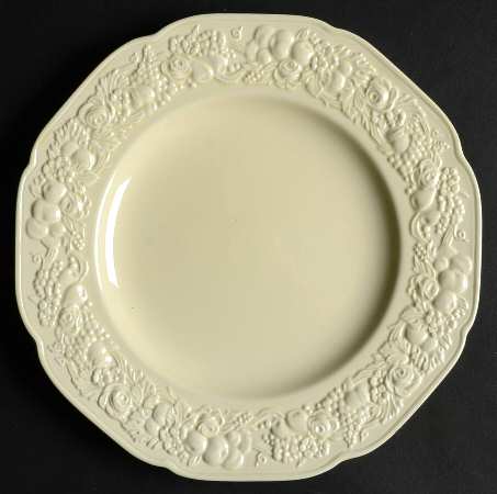 Florentine Dark Cream Salad Plate