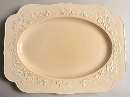 Gainsborough (All White)(Also A Shape) 17" Oval Serving Platter