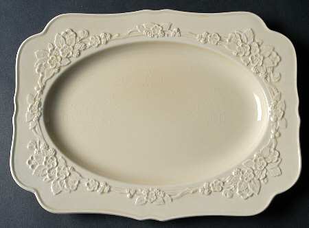 Gainsborough (All White)(Also A Shape) 10" Oval Serving Platter
