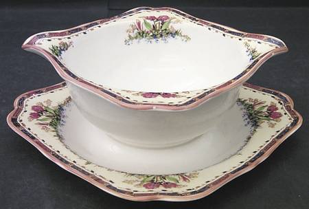 Tulip Gravy Boat with Attached Underplate