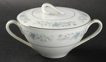 Blue Spray Sugar Bowl & Lid