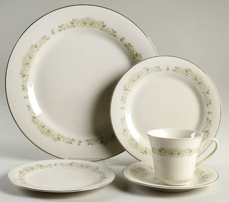 Lotus 5 Piece Place Setting