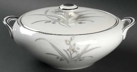 Brigadoon Round Covered Vegetable