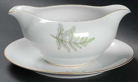 Evergreen Gravy Boat with Attached Underplate