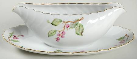 Romance Gravy Boat with Attached Underplate