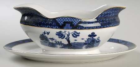 Willow Blue Gravy Boat with Attached Underplate
