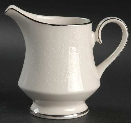Chantilly Creamer