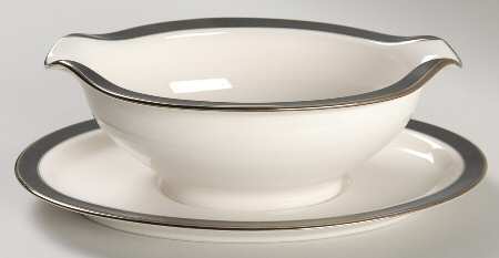 Mystique Gravy Boat with Attached Underplate
