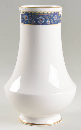 Renaissance 9" Vase