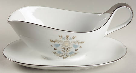 Americana Gravy Boat with Attached Underplate