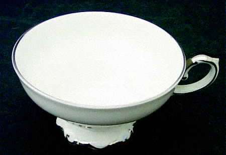 Elegance (Scroll Rim) Footed Cup