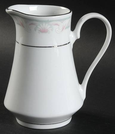 Coquille Creamer