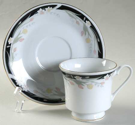 Michelle Footed Cup & Saucer Set