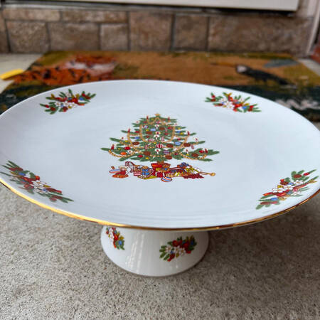 Mistletoe 10" Diameter Pedestal Cake Stand