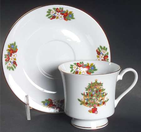 Mistletoe Footed Cup & Saucer Set
