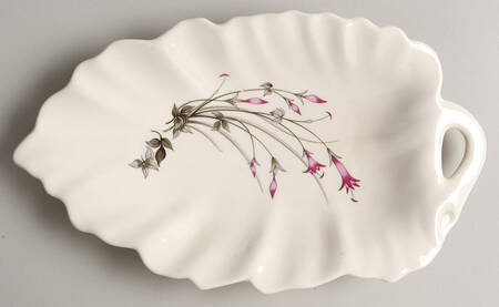 CRO103 Leaf Shaped Dish