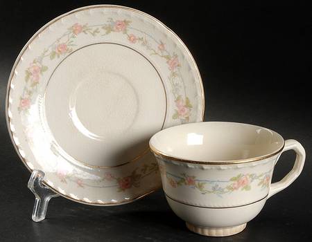 CRO19 Flat Cup & Saucer Set
