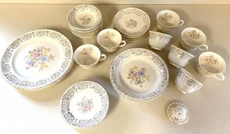 CRO78 Footed Cup & Saucer Set