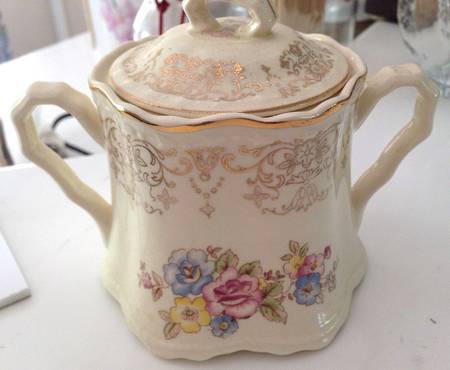 CRO78 Sugar Bowl & Lid
