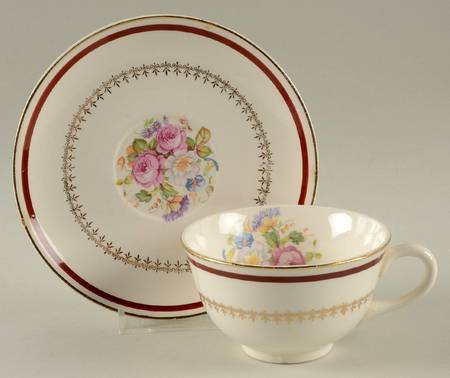 Hyde Park Footed Cup & Saucer Set
