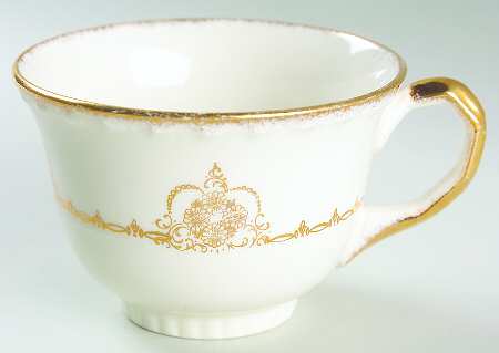 CRO9 Footed Cup