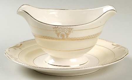 10007 Gravy Boat with Attached Underplate