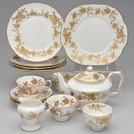 Aristocrat 17 Piece Estate Set