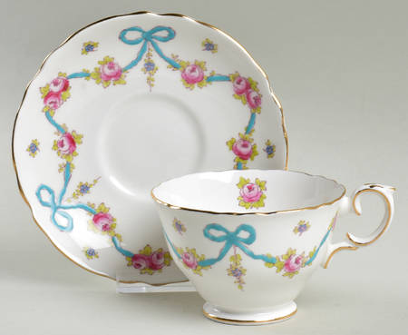 Blue Bow Footed Cup & Saucer Set