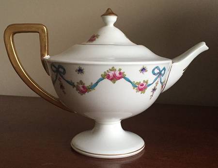 Blue Bow Teapot & Lid