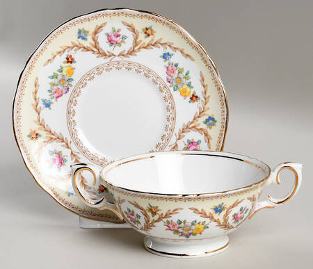 F15744 Footed Cream Soup Bowl & Saucer Set