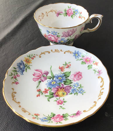 F16166 Footed Cup & Saucer Set