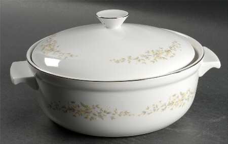 Carolyn 2 Qt Round Covered Casserole