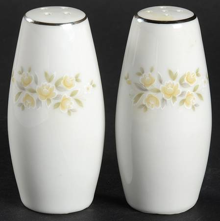 Carolyn Salt & Pepper Set