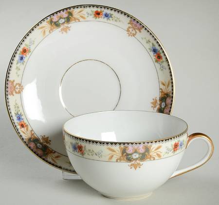 2251 Flat Cup & Saucer Set