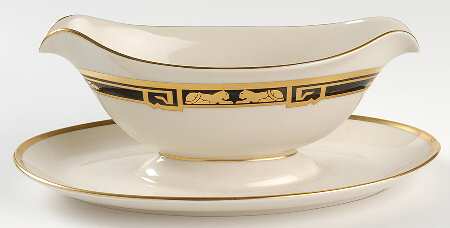 La Maison De L'Art Deco Gravy Boat with Attached Underplate