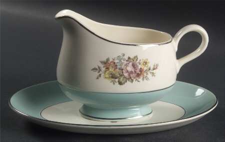 Danube Gravy Boat & Underplate/Relish