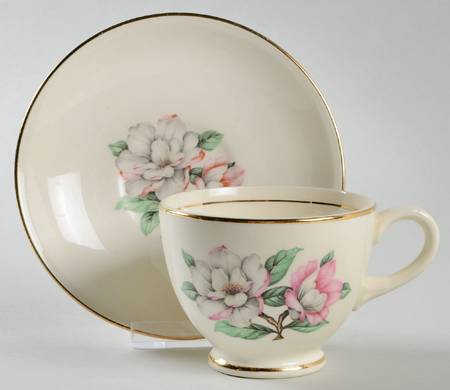 Magnolia Footed Cup & Saucer Set