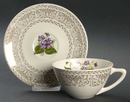Springviolet Flat Cup & Saucer Set
