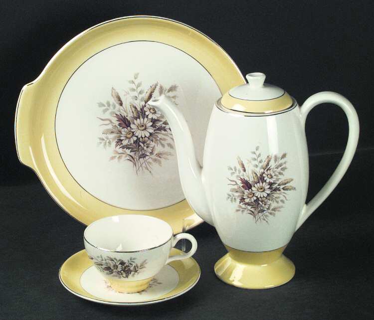 Sunglow Handled Cake Plate