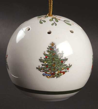 Christmas Tree (Narrow Green Band) Pommander