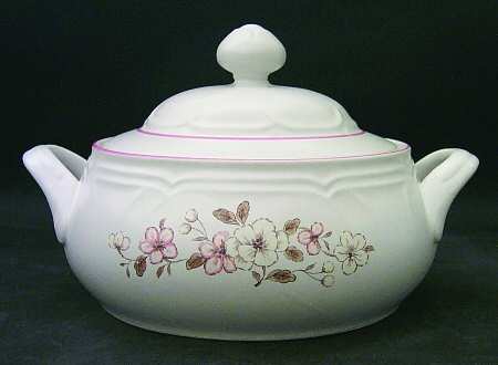 Peachwood Round Covered Vegetable