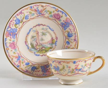 D1071 Footed Demitasse Cup & Saucer Set
