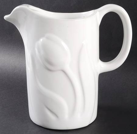 La Tulipe 56 Oz Pitcher