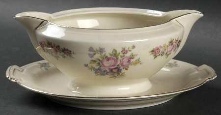 23458 Gravy Boat with Attached Underplate