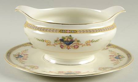 Melody Gravy Boat with Attached Underplate