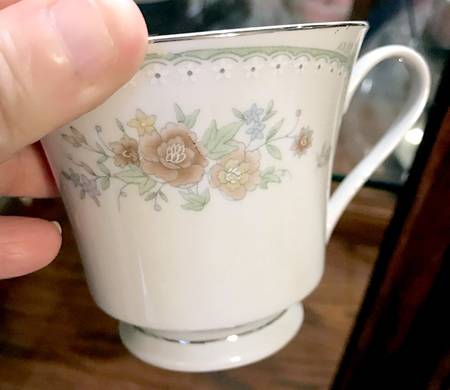 UP132 Footed Cup